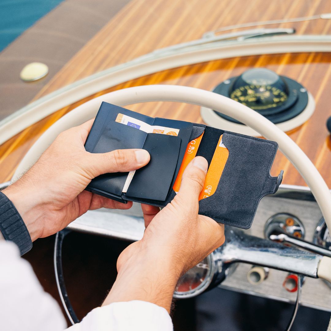 Alcantara Smart Wallet - Space Grey